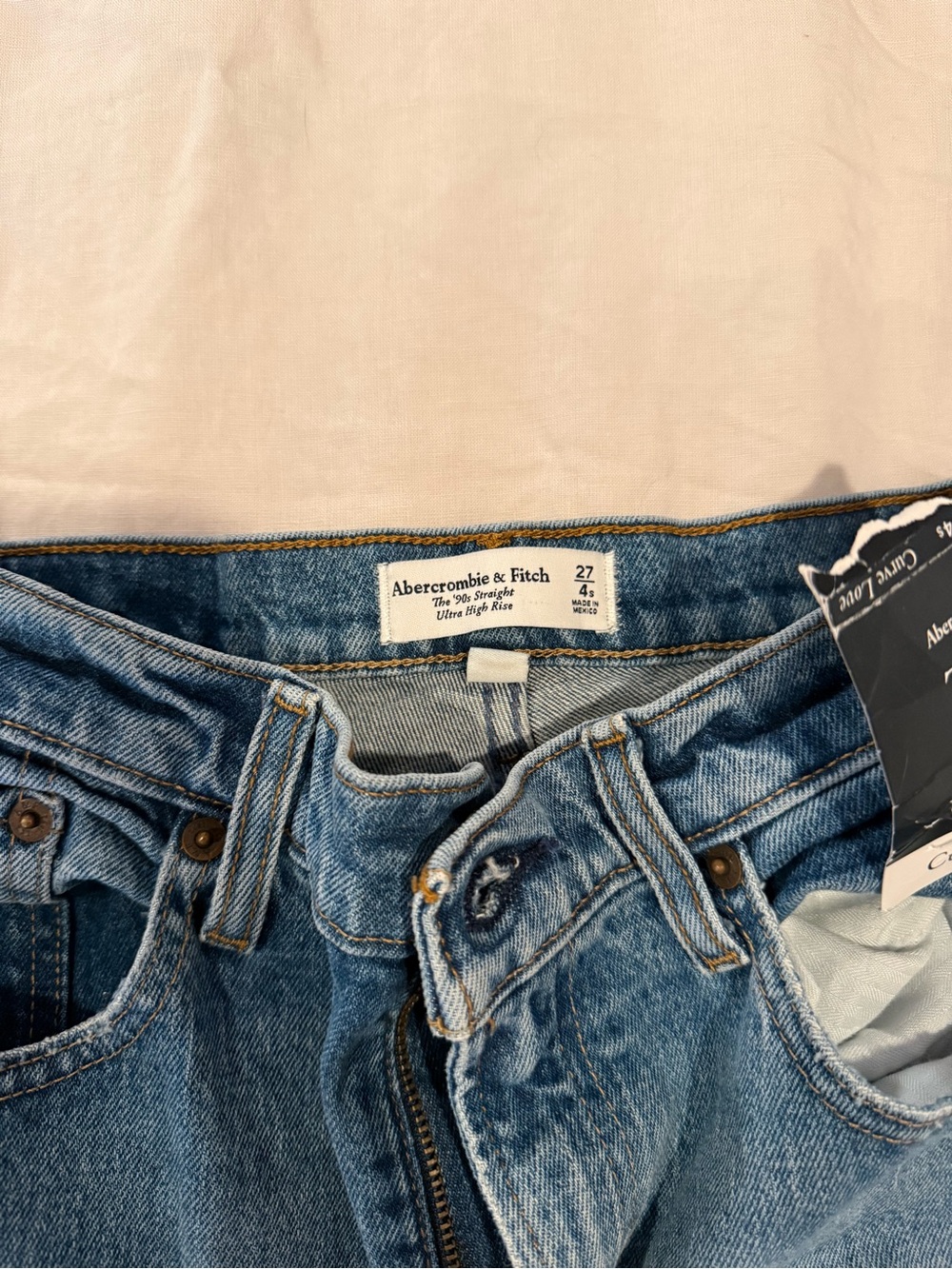 Abercrombie & Fitch The 90’s Straight Ultra High Rise Curve Love Jeans NWT - Picture 3 of 4